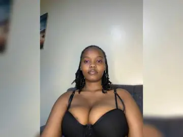 Bongacams Watch Live Sex Cams of Curvy-maxy9