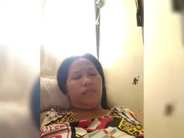 Bongacams Watch Live Sex Cams of Chatty22
