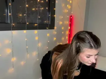 Bongacams Nude Webcam of AliceElfy