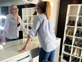 AuraMilf