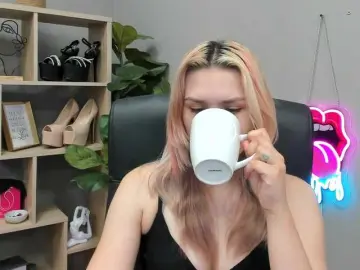 Bongacams Watch Live Sex Cams of SweetLilyxo