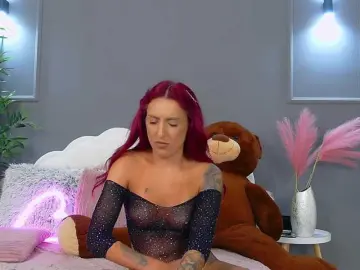 Bongacams Sex Cam of CrystalRed