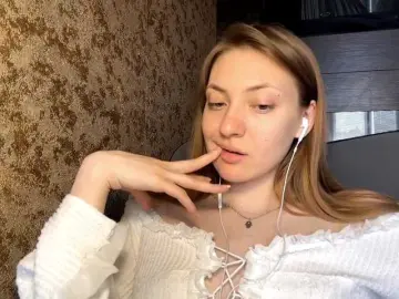 Bongacams Nude Webcam of MyrticeDollen