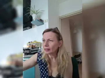 Bongacams Adult Video Chat of ShiningMILF