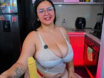 Bongacams Nude Webcam of LunaaHatzel