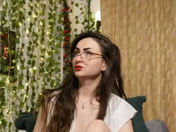Bongacams Nude Webcam of NaughtYHomemadE