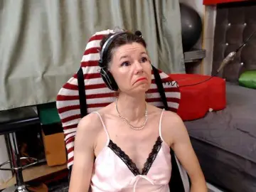 Bongacams Nude Webcam of kellysurfing