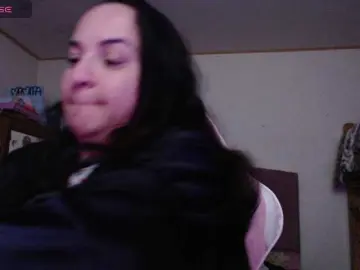 Bongacams Sex Cam of miaabrownn2