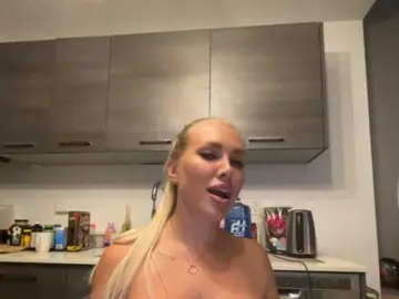 Bongacams Sex Cam of KarenLuxe