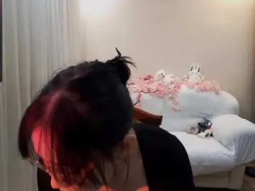 Bongacams Watch Live Sex Cams of MyrleHenggeler