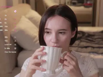 Bongacams Free Porn Cam of -FemaleEssence-
