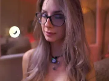 Bongacams Watch Live Sex Cams of MaddieBryggs