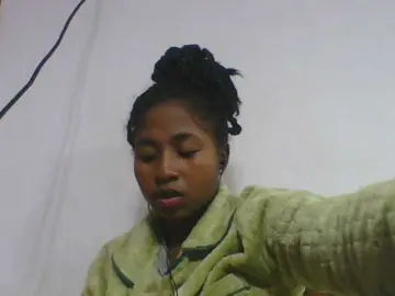 Bongacams Watch Live Sex Cams of Marinah1a