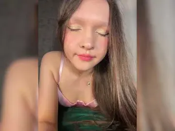 Bongacams Watch Live Sex Cams of Cute-Lolly
