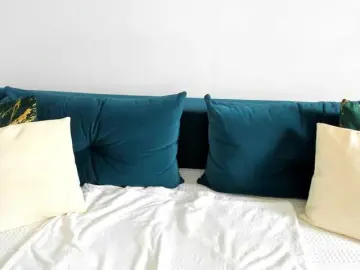 Bongacams Watch Live Sex Cams of alesiasin
