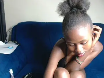 Bongacams Private Sex Chat of maxxinepetite