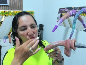 Bongacams Watch Live Sex Cams of Luna-Naughty1