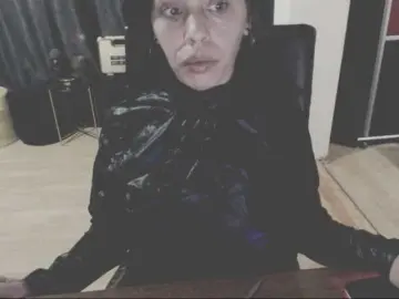 Bongacams Sex Cam of IconDomme