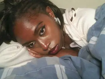 Bongacams Free Porn Cam of Sexxytrinityy
