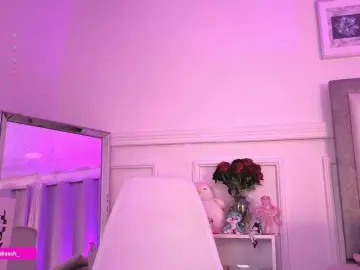 Bongacams Live Sex Cam of Maddieash