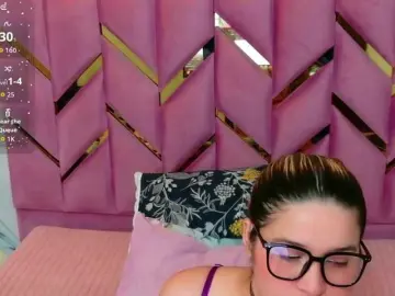 Bongacams Adult Webcam of collegepawglovedaddy