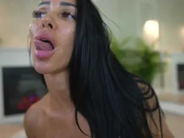 Bongacams Free Live Porn of MyaBlack