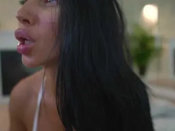 Bongacams Nude Webcam of MyaBlack
