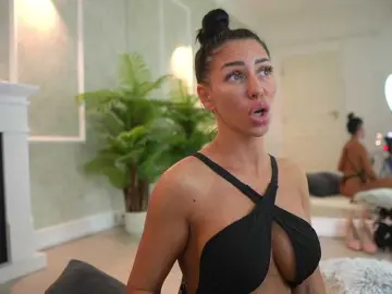 Bongacams Sex Cam of MyaBlack