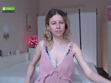 Bongacams Nude Webcam of milenadream