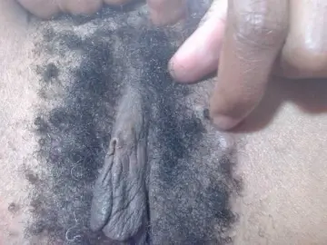 Bongacams Watch Live Sex Cams of Skinybitchx