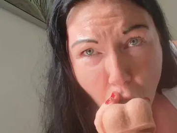 Bongacams Watch Live Sex Cams of p6w-official