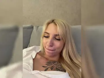 Bongacams Best live sex cam show of EwaBrown