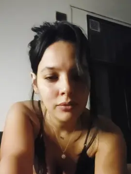 Cam4 Live Sex of DarkhoneyX