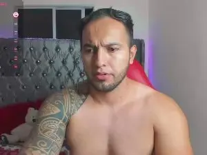 Cam4 Live Porn of mrloganfuck1