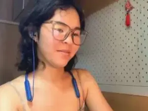 Cam4 Watch Live Sex Cams of KyongOubre