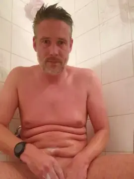 Cam4 Free Live Porn of Raynard87