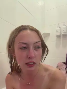 Cam4 Nude Webcam of raelynnbby