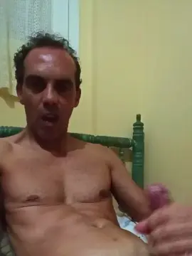 Cam4 Live Sex Cam of chicoatrevido2