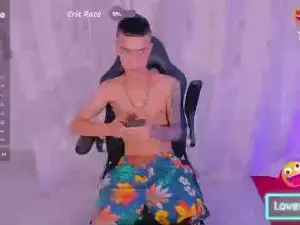 Cam4 Private Sex Chat of Dereckk_Boy