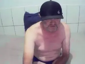 Cam4 Free Live Porn of cesarpierdonaa1