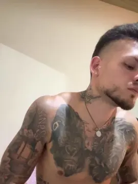 Cam4 Live Sex Cam of nicolas2471