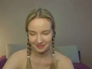 Cam4 Nude Webcam of MitzieParonto