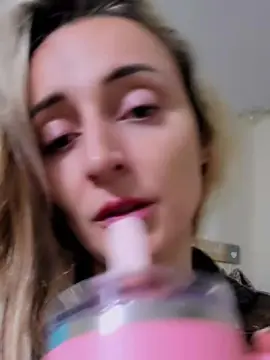 Cam4 Free Live Porn of Shirlita2