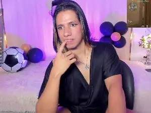 Cam4 Free Live Porn of TylerBloom