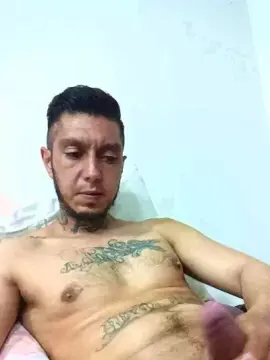 Cam4 Free Live Porn of yeisonhotbogota