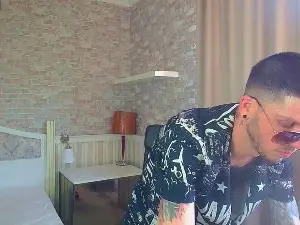 Cam4 Free Live Porn of JonahShaw