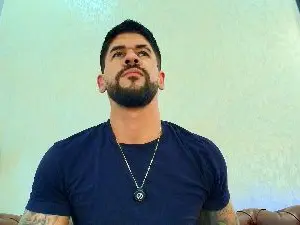 Cam4 Live Porn of Petesevanss