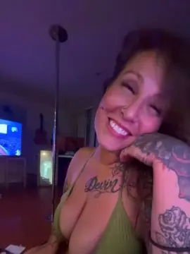 Cam4 Nude Webcam of RosieBloomzXXX