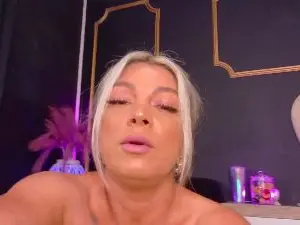 Cam4 Free Porn Cam of DeeaDiamond