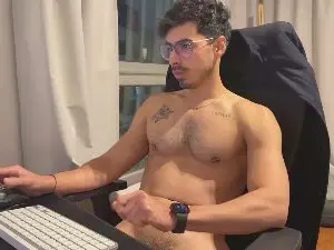 Cam4 Free Live Porn of josephcouput